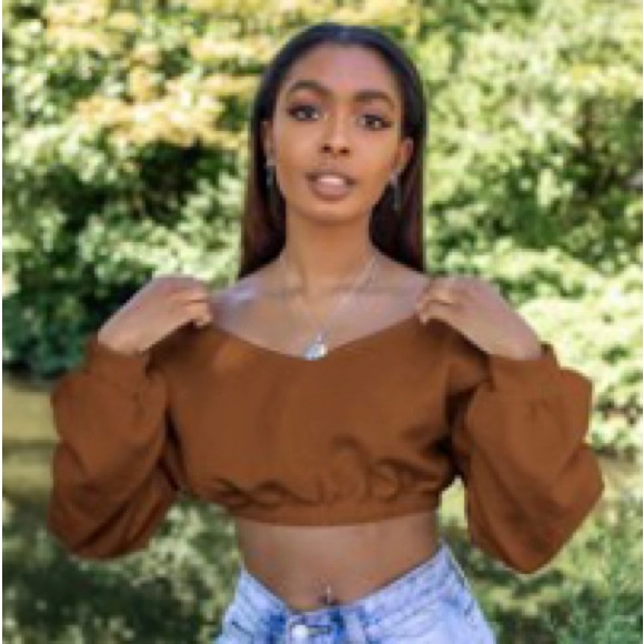 SHEIN Tops - SHEIN cropped sweatshirt top